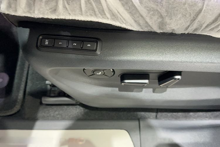 Used Volkswagen Teramont 2025 Tiguan Pro 450TSI 4Motion Crosswind Edition
