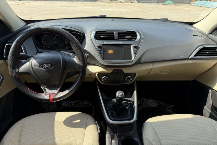 Used Ford Escort 2017 Revised Version 1.5L Manual Comfort Edition Interior 2