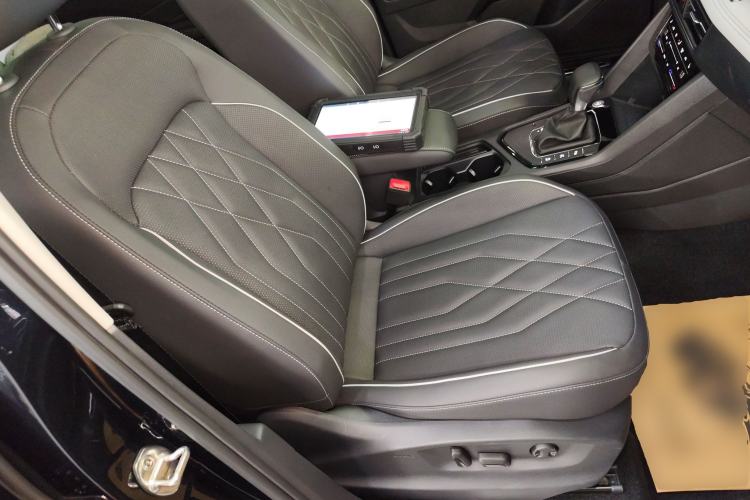 Used Volkswagen Tiguan L 2023 Restyled 330TSI Automatic Two-Wheel Drive R-Line Enhanced Comfort Version