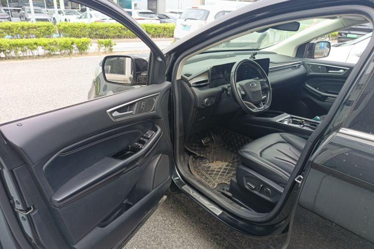 Used Ford Edge 2021 PLUS EcoBoost 245 Two-Wheel-Drive Titanium 7-Seater
