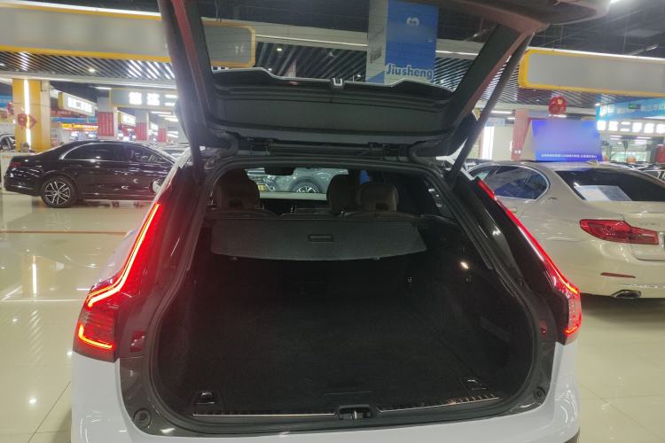 Used Volvo V90 2021 Cross Country B5 AWD Smart Range Edition