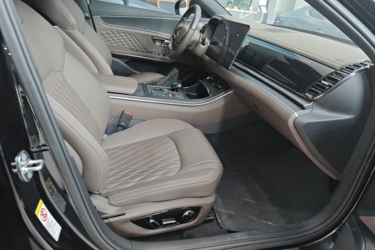 Used BYD Han 2024 DM-i Glory Edition 121KM Premium Model Right Front Seat