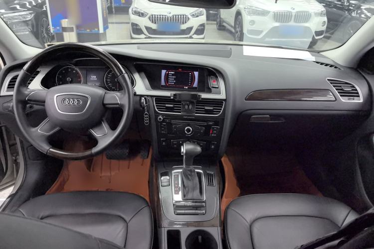 Used Audi A4L 2015 30 TFSI Automatic Comfort Model Center Console