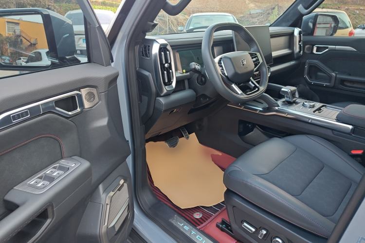 Used JETOUR Traveler 2023 2.0T All-Wheel Drive CrossPRO+
