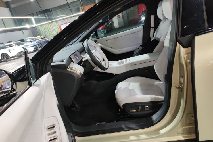 Used XPeng P7+ 2024 Ultra-Long Range Max Left Front Seat