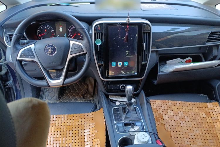 Used BYD Song MAX 2018 1.5T Automatic Smart Connect Luxury 6-Seater Center Console