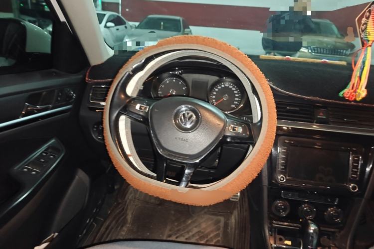 Used Volkswagen C-TREK 2017 230TSI DSG Luxury Model Steering Wheel