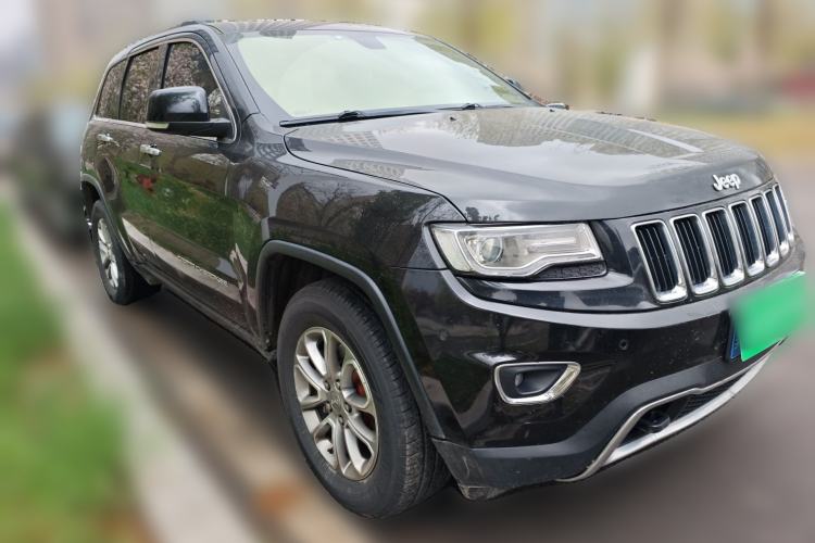 Used Jeep Grand Cherokee 2015 3.0L Comfort Navigation Edition Front Right 45 Deg