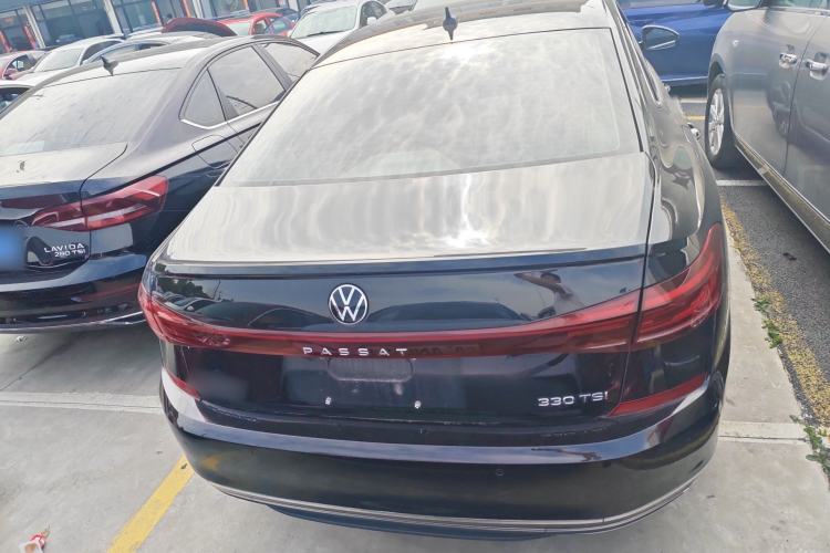 Used Volkswagen Passat 2023 330TSI Starry Luxury Edition
