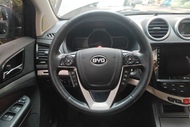 Used BYD S7 2015 2.0T Upgraded Automatic Luxury Version
