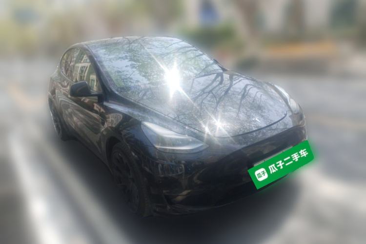 Used Tesla Model Y 2023 Long-Range All-Wheel-Drive Version