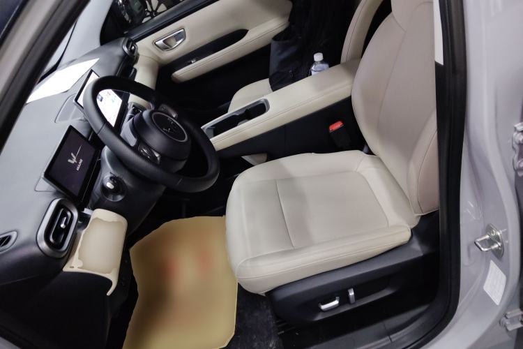 Used Wuling Bingo PLUS 2024 330 km Range Five-Seater Version
