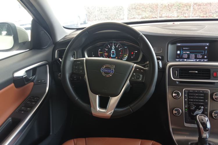 Used Volvo S60 2014 S60L T5 Intelligent Drive Edition Steering Wheel