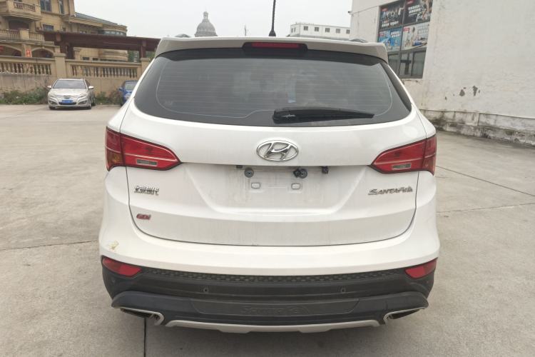 Used Hyundai Santa Fe 2013 2.4L Automatic Two-Wheel Drive Smart Version