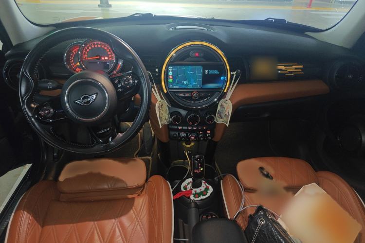 Used MINI 2018 1.5T COOPER Artist Five-Door Edition Interior 2