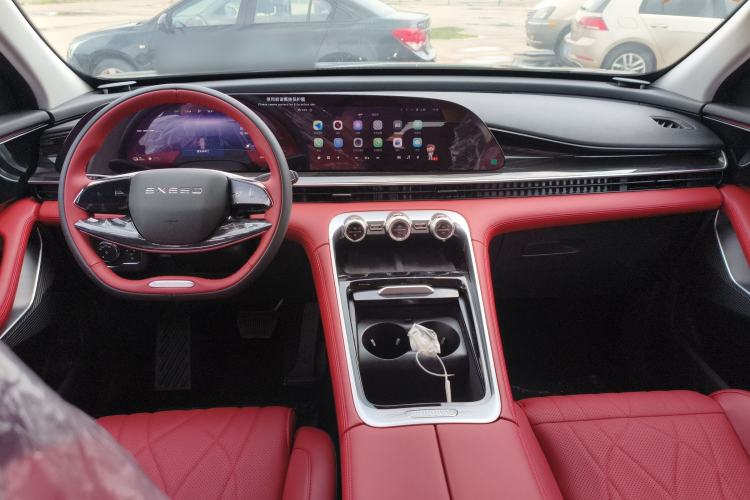 Used EXEED Stellar C-DM 2024 1.5T Long-Range Pro Center Console