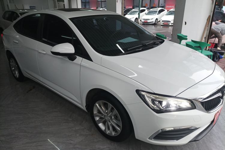 Used Buick Verano 2019 Sedan 20T Dual-Clutch Leading Model Front Right 45 Deg