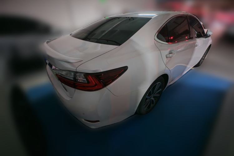 Used Lexus ES 2015 300h Comfort Edition
