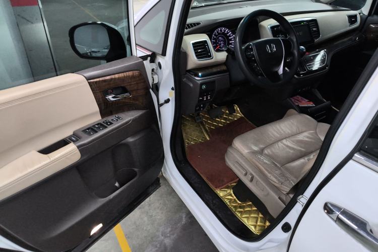 Used Honda Odyssey 2015 Revised 2.4L Luxury Edition Driver Seat