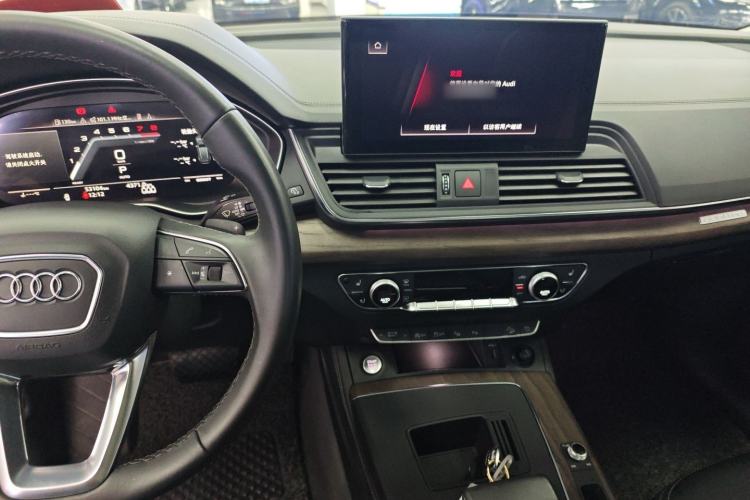 Used Audi Q5L 2022 Updated Version 45T Luxury Prestige Edition Center Console