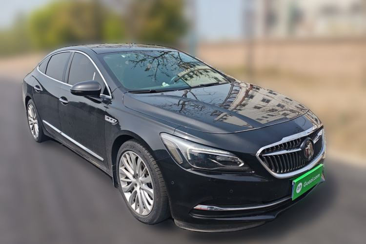 Used Buick LaCrosse 2018 28T Luxury Model Front Right 45 Deg
