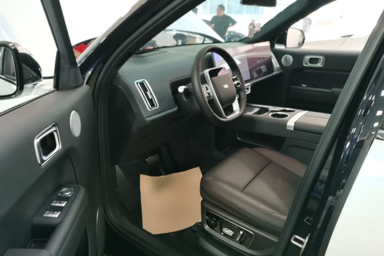 Used Li Auto L8 2023 Pro Model
