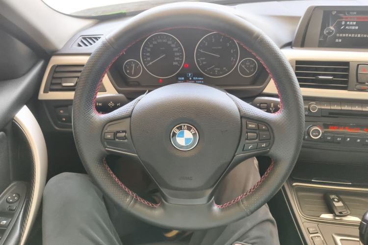 Used BMW 3 Series 2015 320i Fashion Model