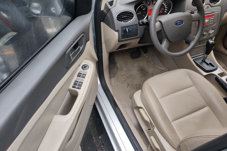 Used Ford Focus 2011 Sedan 1.8L Automatic Fashion Edition
