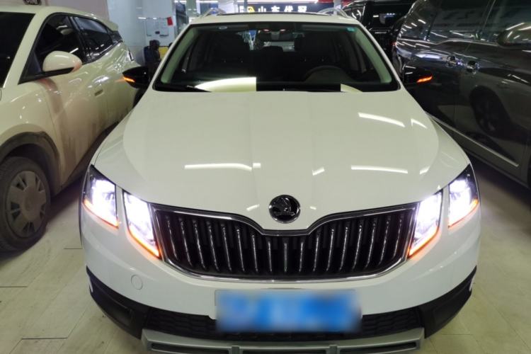 Used Skoda Octavia 2019 TSI280 DSG Luxury Edition Station Wagon China VI Standard