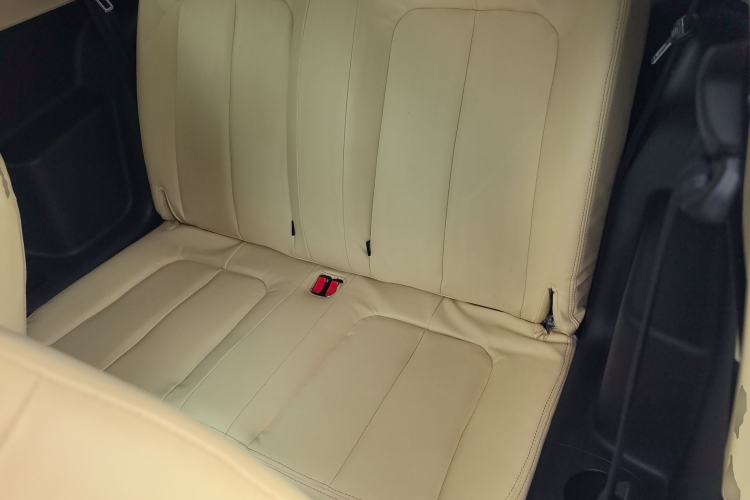 Used Brilliance Xinri i03 2021 410 km 38.54 kWh Left Rear Seat