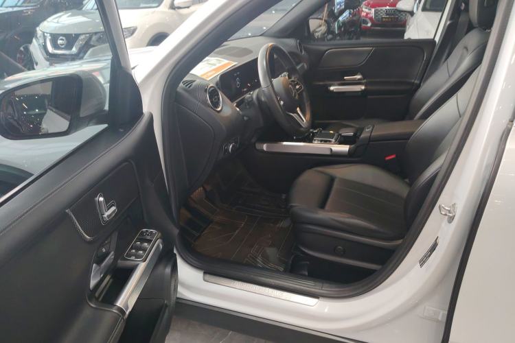 Used Mercedes-Benz GLB 2020 GLB 200 Dynamic Edition Driver Seat