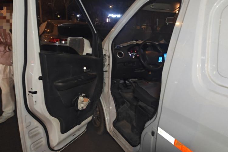 Used CHANGAN KAICHENG Ruixing EM60 2022 Pure Electric Van 4498 mm Long Flat Roof with Rear-Hinged Doors 2 Seats 60 kW 41.86 kWh Driver Seat