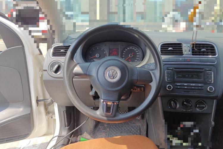 Used Volkswagen Polo 2011 1.6L Automatic ZhiShang Version Steering Wheel
