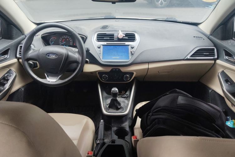 Used Ford Escort 2015 1.5L Manual Comfort Model Center Console