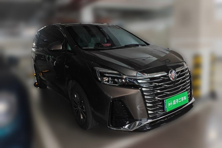 Used Buick GL8 2023 Land Executive Class Smart Enjoyment Model Front Right 45 Deg