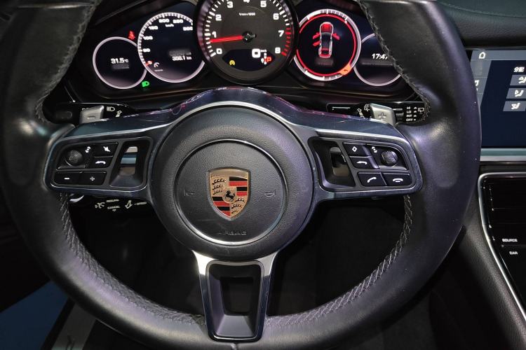 Used Porsche Panamera 2017 Panamera 4 Sport Turismo 3.0T Steering Wheel