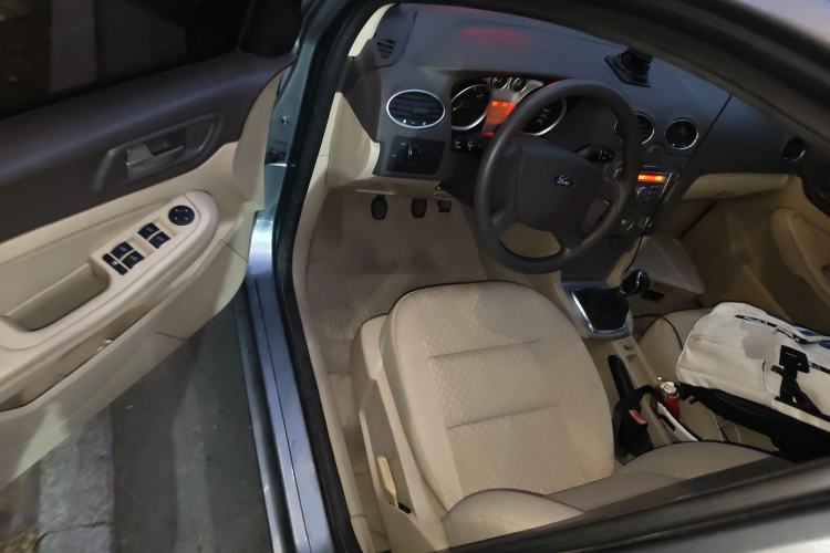 Used Ford Focus 2012 Sedan Classic 1.8L Manual Base Model
