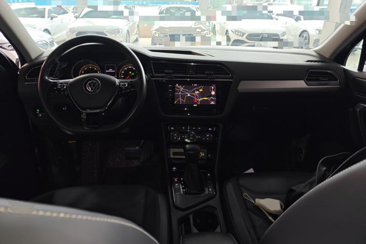 Used Volkswagen Tiguan L 2021 330TSI Automatic Two-Wheel Drive Smart Edition Center Console