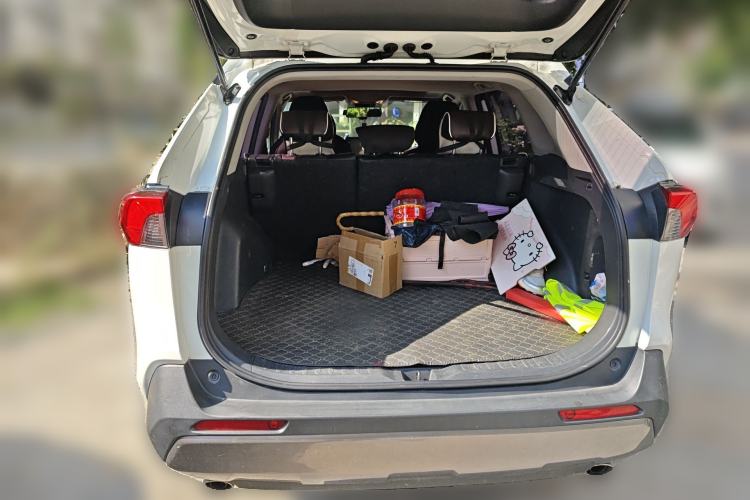 Used Toyota RAV4 2020 2.0L CVT Two-Wheel Drive Fashion Edition Trunk