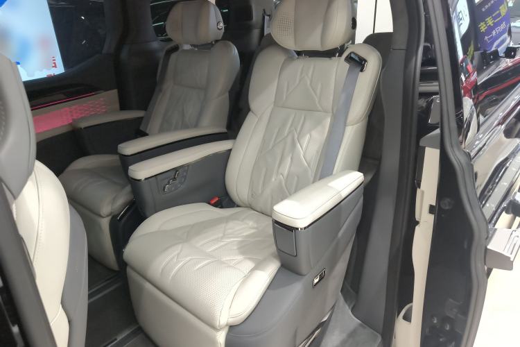 Used Zeekr 009 2024 7-Seater Aisle Version 108 kWh