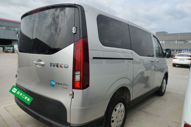 Used Iveco Fidato 2023 C30 Passenger Van 2.0T 93kW Manual Transmission Xingtu Edition Low Roof Rear Right 45 Deg