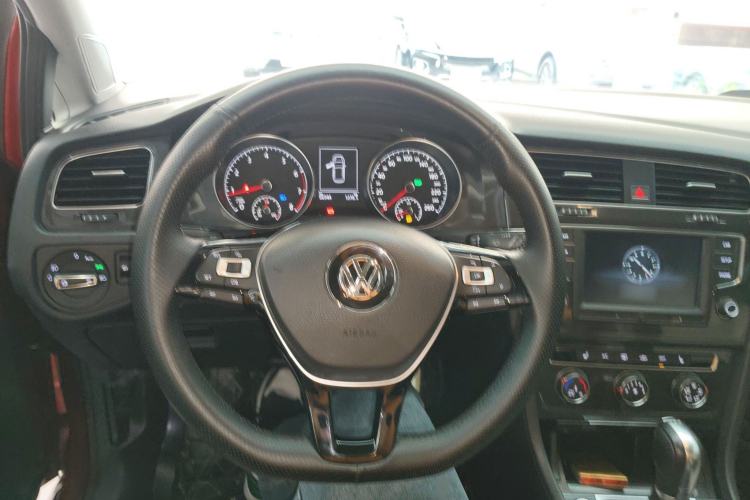 Used Volkswagen Golf 2017 230TSI Automatic Luxury Million-Vehicle Commemorative Edition Steering Wheel