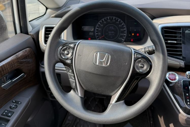 Used Honda Odyssey 2015 Revised 2.4L Luxury Edition