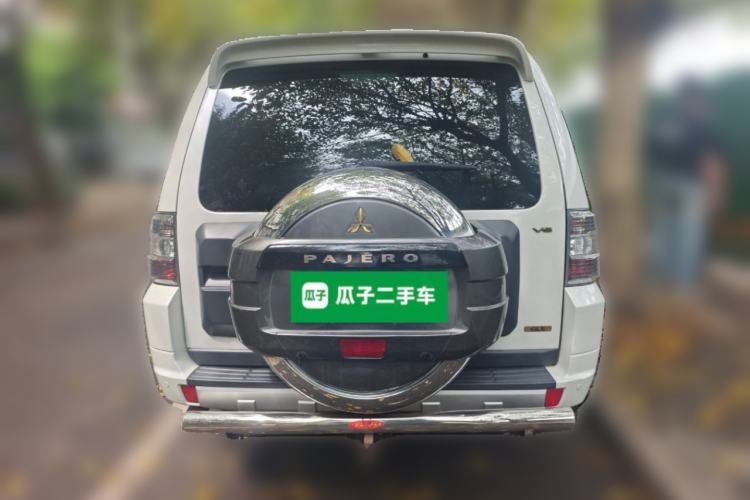 Used Mitsubishi Pajero 2016 3.0L Automatic Prestige Version China V Standard Rear