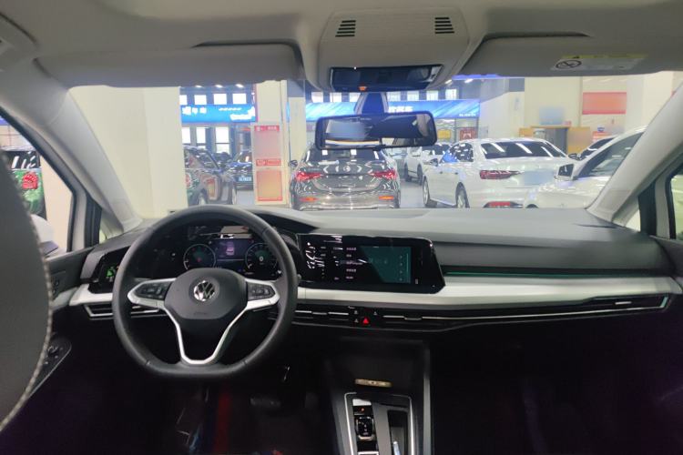 Used Volkswagen Golf 2021 280TSI DSG Pro Center Console