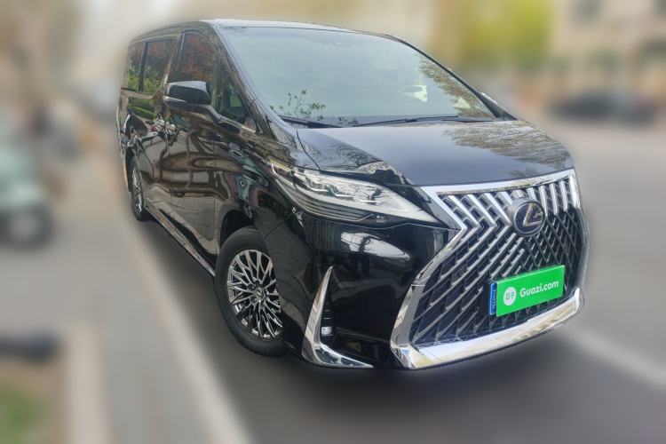 Used Lexus LM 2020 300h Four-Seat Grand Edition Front Right 45 Deg