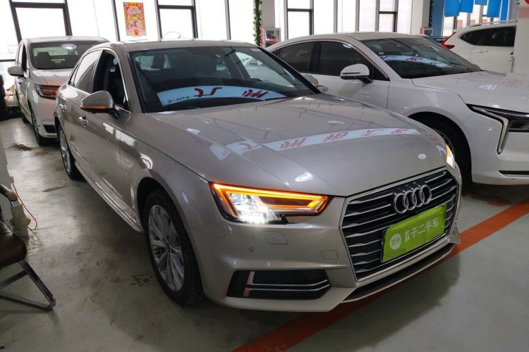 Used Audi A4L 2019 40 TFSI Ambition China VI Front Right 45 Deg