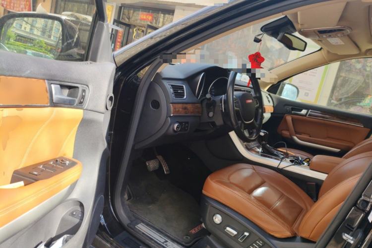 Used Haval H8 2015 2.0T Two-Wheel-Drive Luxury Version Driver Seat