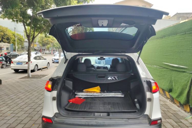 Used Jeep Cherokee 2019 2.0T Two-Wheel Drive Smart Enjoyment Version China VI
