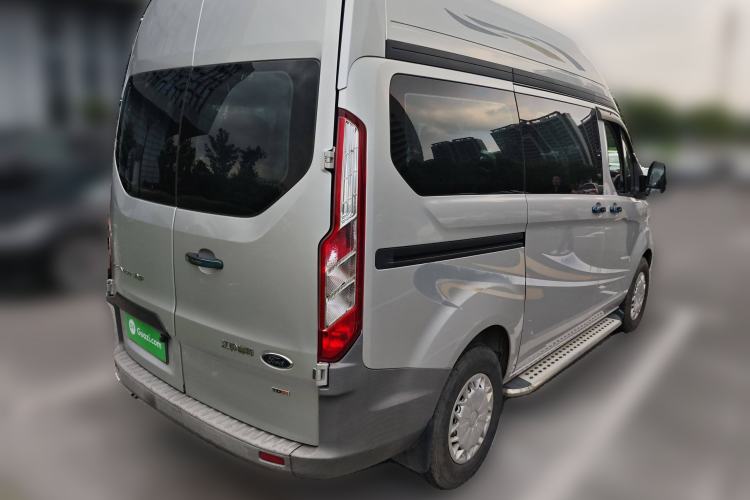 Used Ford Transit 2019 2.0T Diesel Multi-Purpose Commercial Vehicle Short Wheelbase Mid-Roof Design 6-Seater China VI Standard
